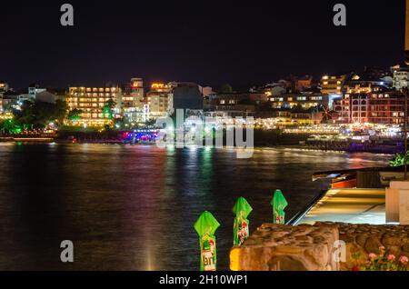 Nacht Panoramablick auf die Altstadt von Sozopol, Bulgarien. Stockfoto