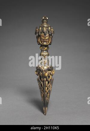 Purba, 1403-24. Chinesisch-tibetisch, Yongle-Zeit (1403-1424). Metalllegierungen mit Gold und Silber; insgesamt: 27 x 6 cm (10 5/8 x 2 3/8 Zoll). Stockfoto