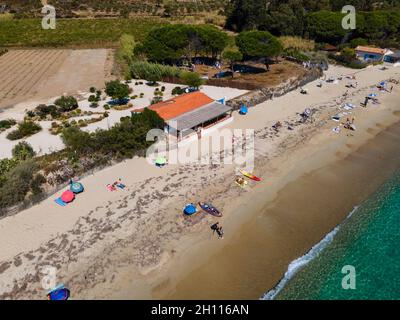 Luftaufnahme des Strandes von Briande in La Croix-Valmer (Französische Riviera, Südfrankreich) Stockfoto