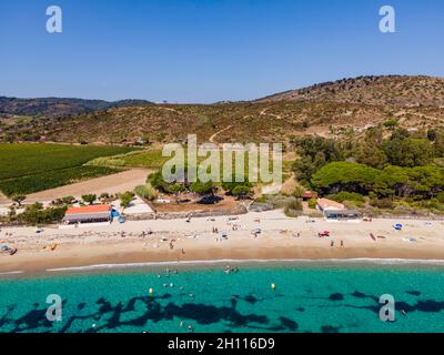 Luftaufnahme des Strandes von Briande in La Croix-Valmer (Französische Riviera, Südfrankreich) Stockfoto