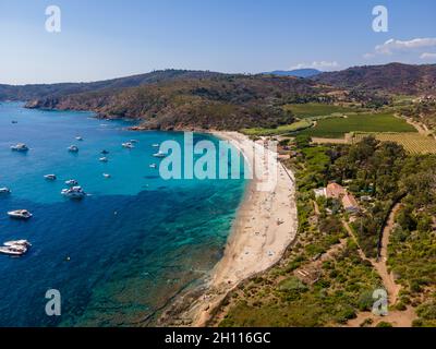 Luftaufnahme des Strandes von Briande in La Croix-Valmer (Französische Riviera, Südfrankreich) Stockfoto