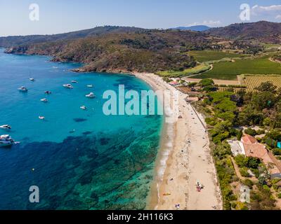 Luftaufnahme des Strandes von Briande in La Croix-Valmer (Französische Riviera, Südfrankreich) Stockfoto