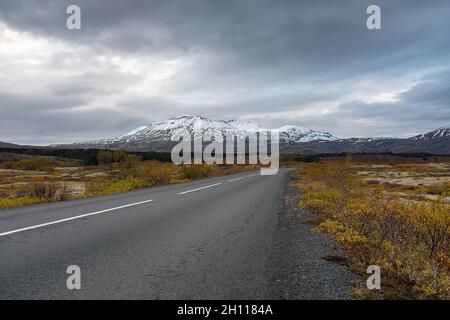 Kirkjubaejarklaustur, Island. Oktober 2021. 5. Oktober 2021: Herbstfarben markieren UNESCO-Weltkulturerbe und eines der geologischen Wunder Islands, den Thingvellir-Nationalpark. Quelle: Cal Sport Media/Alamy Live News Stockfoto