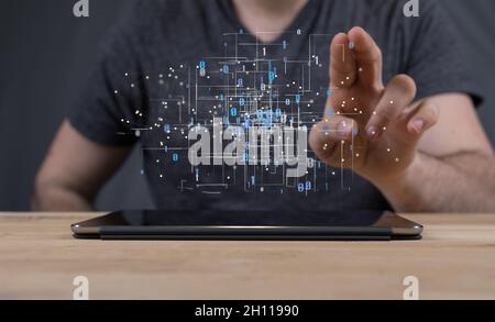 Illustration von Binärcodes und einer menschlichen Hand, die einen transparenten Bildschirm berührt Stockfoto