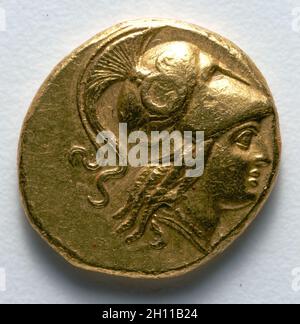 Stater: Kopf der Athena (Vorderseite), 336-323 v. Chr.. Griechenland, Mazedonien, 4. vorchristlichen Jahrhundert. Gold, Durchmesser: 1,9 cm (3/4 in.). Stockfoto