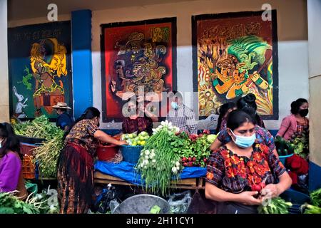 Der farbenfrohe Sonntagsmarkt in Chichicastenango, Guatemala Stockfoto