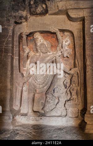 Schnitzereien am Kailasa Tempel in Ellora, Maharasthra Staat, Indien Stockfoto