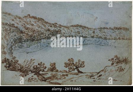 Blick auf den Nemi-See (recto), c. 1650. Italien, 17. Jahrhundert. Stift und braune Tinte mit Pinsel und blauem Waschmittel (stellenweise verfärbt bis grün) (Spur von roter Kreide, die nicht mit der Zusammensetzung in Verbindung steht); Blatt: 16.7 x 26 cm (6 9/16 x 10 1/4 Zoll). Stockfoto