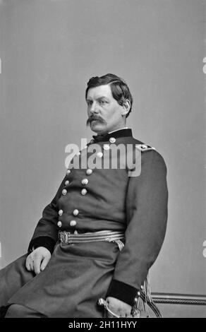 George Brinton McClellan (1826-1885), American Civil war Union General, dreiviertel langes sitzendes Porträt in Militäruniform, Mathew Brady Studio, 1860 Stockfoto