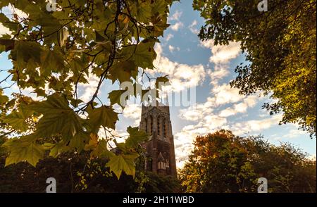 Stapenhill Woodland St Peters Church, Burton on Trent UK, Herbst 2021. Stockfoto