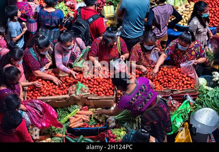 Der farbenfrohe Sonntagsmarkt in Chichicastenango, Guatemala Stockfoto