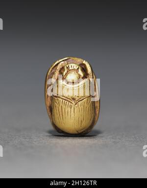 Scarab, 1980-1801 BC. Ägypten, Reich der Mitte, Ende Dynastie 12. Gold; gesamt: 1,1 cm (7/16 in.). Stockfoto