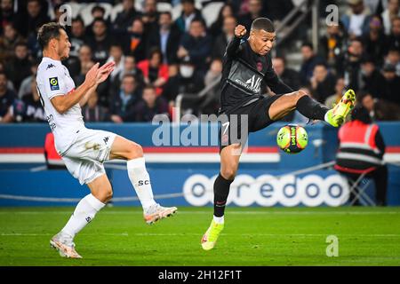 Paris, Frankreich. Oktober 2021. KYLIAN MMAPPE von PSG während des Ligue 1-Spiels zwischen Paris Saint-Germain (PSG) und Angers SCO im Stadion Parc des Princes. PSG gewann 2:1. (Bild: © Matthieu Mirville/ZUMA Press Wire) Bild: ZUMA Press, Inc./Alamy Live News Stockfoto