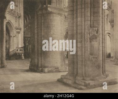 Kameraführung: Ely Cathedral: Quer über das Kirchenschiff und den Achteck, 1903. Frederick H. Evans (Großbritannien, 1853-1943). Tiefdruck; Stockfoto