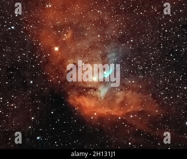 Der Tulpennebel (SH2-101) ist ein Emissionsnebel der H-II-Region im Sternbild Cygnus. Stockfoto