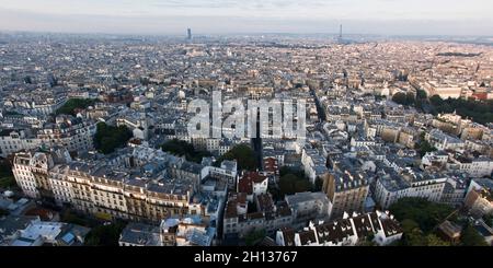 FRANKREICH. PARIS (75) XVIII EME ARRONDISSEMENT. GEBÄUDE AM MARCEL AYME-PLATZ, IM VIERTEL MONTMARTRE Stockfoto