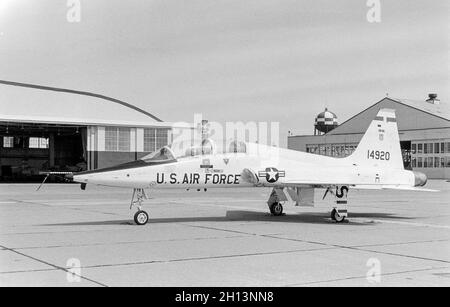 Ein United States Air Force Northrop T-38A, Seriennummer 14920, des 64. Flying Training Wings. Stockfoto