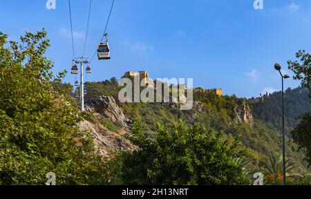 Seilbahn, die zur Burg von Alanya führt. Stockfoto