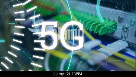 5G geschrieben in der Mitte eines futuristischen Kreisen 4k Stockfoto