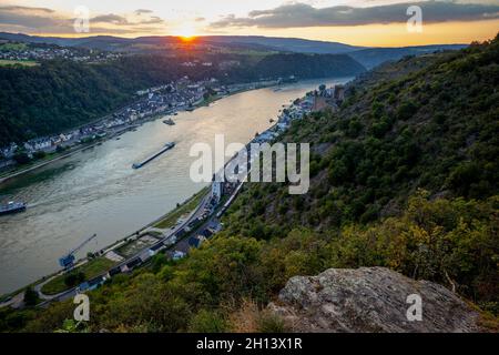 Sonnenuntergang Rheintallandschaft in Sankt Goarshausen Blick von oben Stockfoto