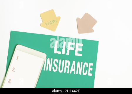 Konzeptunterschrift Lebensversicherung. Wort für die Zahlung von Todesgeld oder Verletzungen Begräbnis oder medizinische Anspruch Anzeige von verschiedenen Farbe Sticker Notes Stockfoto