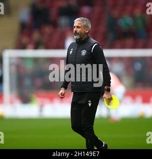 FIR Park, Motherwell, Großbritannien. Oktober 2021. Scottish Premier League Football, Motherwell versus Celtic; Keith Lasley von Motherwell Credit: Action Plus Sports/Alamy Live News Stockfoto