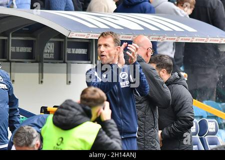 London, Großbritannien. 16. Oktober 2021. Während des Sky Bet Championship-Spiels zwischen Millwall und Luton Town im The Den, London am Samstag, 16. Oktober 2021. (Quelle: Ivan Yordanov | MI News) Stockfoto