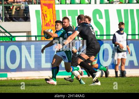 Treviso, Italien. Oktober 2021. Tomas Albornoz (Benetton Treviso) während Benetton Rugby vs. Ospreys, United Rugby Championship match in Treviso, Italien, Oktober 16 2021 Kredit: Unabhängige Fotoagentur/Alamy Live Nachrichten Stockfoto