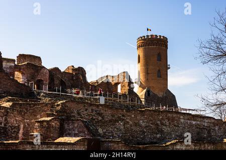 Der Chindia Tower oder Turnul Chindiei in der Innenstadt von Targoviste, Rumänien, 2021 Stockfoto