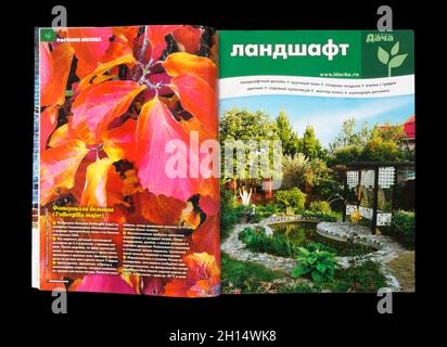 Das Innere der russischen Zeitschrift 'Ljubimaja Dacha', September 2016. Stockfoto