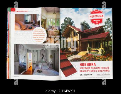 Das Innere der russischen Zeitschrift 'Ljubimaja Dacha', September 2016. Stockfoto