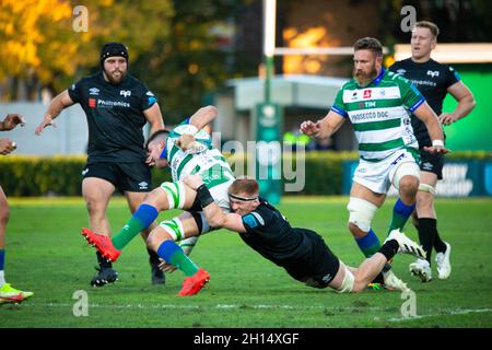 Monigo Stadium, Treviso, Italien, 16. Oktober 2021, Sam Cross (Ospreys Rugby) und Sebastian Negri (Benetton Treviso) während des Spiels von Benetton Rugby gegen Ospreys - United Rugby Championship Stockfoto