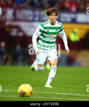 FIR Park, Motherwell, Großbritannien. Oktober 2021. Scottish Premier League Football, Motherwell versus Celtic; Kyogo Furuhashi von Celtic Credit: Action Plus Sports/Alamy Live News Stockfoto