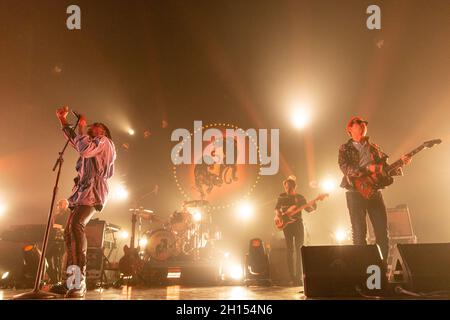 Madison, USA. Oktober 2021. Eric Burton, Stephen Bidwell, Brendan Bond und Adrian Quesada von Black Pumas auf Sylvee am 15. Oktober 2021 in Madison, Wisconsin (Foto: Daniel DeSlover/Sipa USA) Quelle: SIPA USA/Alamy Live News Stockfoto