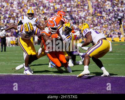 Baton Rouge, Louisiana, Louisiana, USA 16. Oktober 2021. Oktober 16 2021- Baton Rouge, LA U.S.A: Florida läuft zurück DAMEON PIERCE (27) erzielt in der ersten Hälfte im Tiger Stadium in Baton Rouge, Louisiana, einen Touchdown. (Bild: © Jerome Hicks/ZUMA Press Wire) Stockfoto