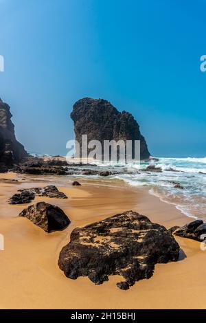 Berühmte Roque Del Moro in Cofete Strand, Jandia Naturpark, Barlovento, Kanarische Inseln, Spanien Stockfoto