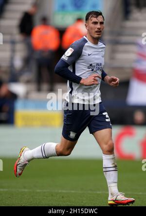 Deepdale Stadium, Preston, Lancashire, Großbritannien. Oktober 2021. EFL Championship Football, Preston North End versus Derby County; Josh Earl of Preston North End Kredit: Action Plus Sports/Alamy Live News Stockfoto