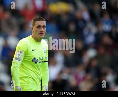 Deepdale Stadium, Preston, Lancashire, Großbritannien. Oktober 2021. EFL Championship Football, Preston North End gegen Derby County; Daniel Iverson von Preston North End Credit: Action Plus Sports/Alamy Live News Stockfoto