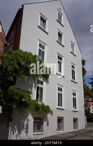 Lübeck, 20. Juli 2021 - die Altstadt und der Stadtteil Innenstadt liegen auf einer Insel, die von den Armen der Trave umgeben ist, Stockfoto