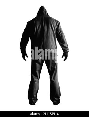 Isoliertes Foto von gruseligen Horror fremden Stalker Mann in schwarzer Kapuze und Kleidung stehend Rückansicht auf weißem Hintergrund. Stockfoto