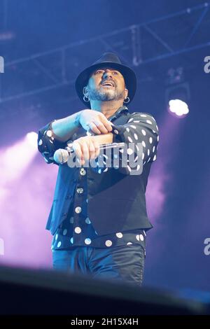 Madrid, Spanien. Oktober 2021. Der Sänger Jose Luis Figuereo Franco, besser bekannt als El Barrio, tritt während der Las Mariposas Tour im Madrider Sportpalast auf. Kredit: SOPA Images Limited/Alamy Live Nachrichten Stockfoto