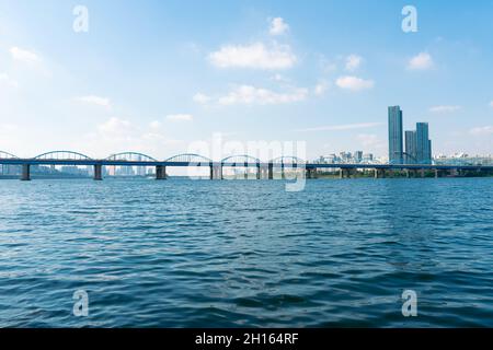 Dongjak-Brücke und Banpo Han-Flusspark in Seoul, Korea Stockfoto