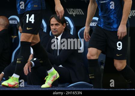 Rom, Italien. Oktober 2021. Simone Inzaghi (Inter) während der Serie Ein Spiel zwischen SS Lazio und dem FC Internazionale im Stadio Olimpico am 16. Oktober 2021 in Rom, Italien. (Foto von Giuseppe Fama/Pacific Press) Quelle: Pacific Press Media Production Corp./Alamy Live News Stockfoto