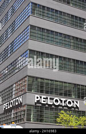 NYC Hauptsitz des Unternehmens für interaktive Trainingsgeräte von Peloton.Midtown Manhattan.New York City.USA Stockfoto