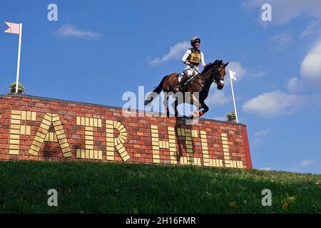 Fair Hill, MD, USA. Oktober 2021. 16. Oktober 2021: Lauren Nicholson (USA), an Bord von Vermiculus, während des Maryland Five-Star in der Fair Hill Special Event Zone in Fair Hill, Maryland, am 16. Oktober 2021. Jon Durr/Eclipse Sportswire/CSM/Alamy Live News Stockfoto