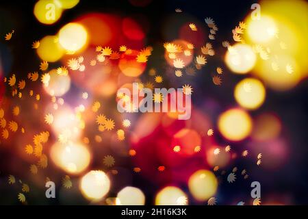 Weihnachten leuchtende Farben Lichter mit Funkeln, verschwommen helle Weihnachten abstraktes Bokeh Stockfoto
