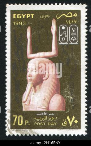 ÄGYPTEN - UM 1993: Briefmarke gedruckt von Ägypten, zeigt Statue des Pharao Hur I, um 1993 Stockfoto