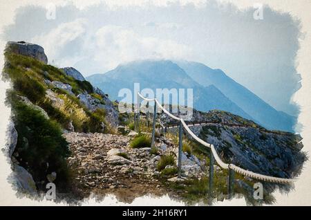 Aquarell Zeichnung des Bergweges auf dem Gipfel des Sveti Jure vor den Hügeln und Felsen des Biokovo-Gebirges mit bewölktem Himmel, Dalmatien, Cro Stockfoto