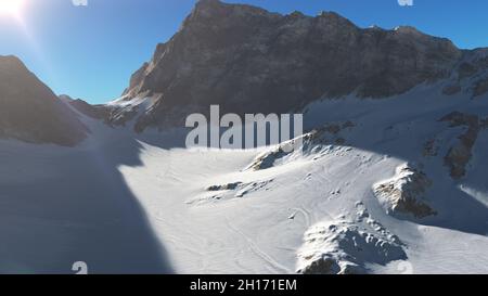 Mountain Snow Sun Ray Illustration, 3d Rendering Stockfoto