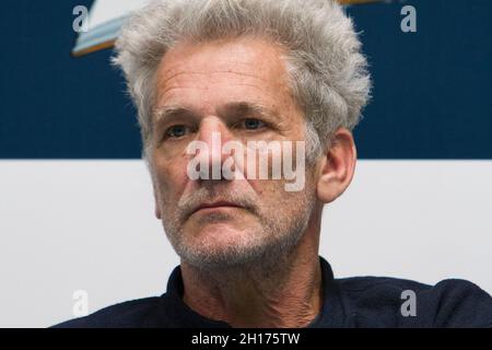 Turin, Italien. Oktober 2021. Der argentinische Schriftsteller Alan Pauls ist Gast der Turiner Buchmesse 2021. Stockfoto